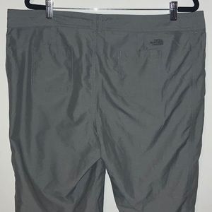 THE NORTH FACE WOMENS GREY PANTS SZ 16